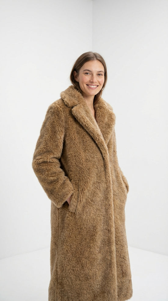 ABRIGO EFECTO PELO CAPUCHA