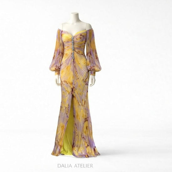 Quintessa Vestido Maxi Plisado con Mangas Largas y Estampado Vibrante